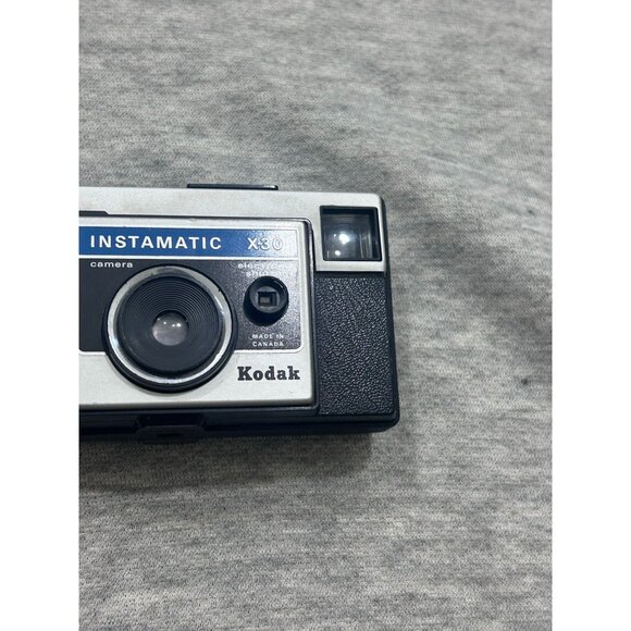 Kodak Instamatic X-30  Camera Black f11/43mm Lens  1971 - Picture 3 of 10